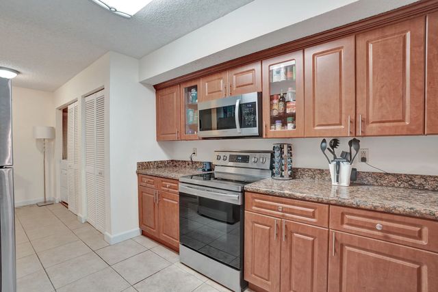 3 of 40 - 8266 Nw 24th Street, Coral Springs, FL