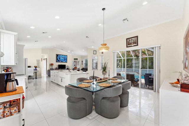 5 of 35 - 104 Hidden Hollow, Palm Beach Gardens, FL