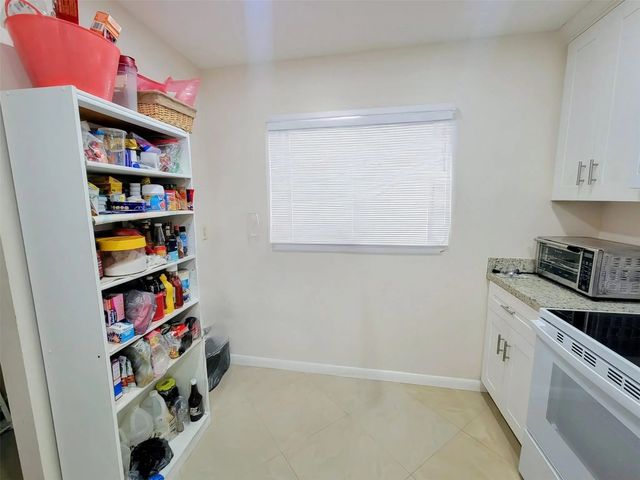 3 of 4 - 5945 Del Lago Circle, Sunrise, FL