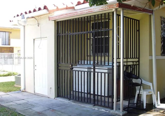 4 of 5 - 1325 Sw 6th Street, Miami, FL