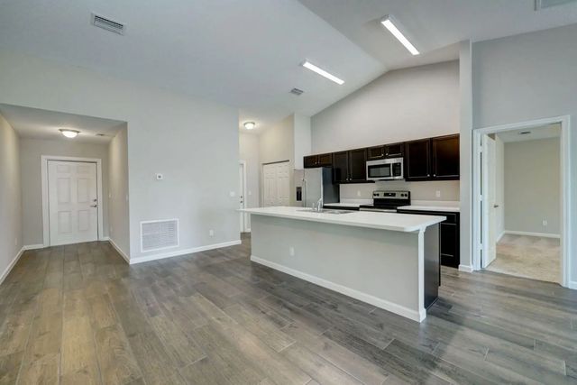 3 of 43 - 5181 Nw Mayfield Lane, Port St. Lucie, FL