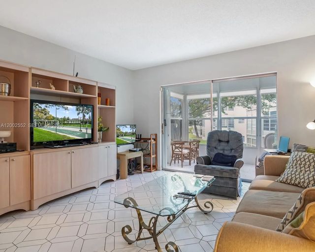 4 of 22 - 4806 Nw 36th Street #515, Lauderdale Lakes, FL