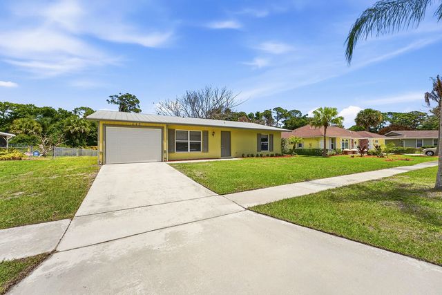 3 of 36 - 445 Ne Armory Circle, Port St. Lucie, FL