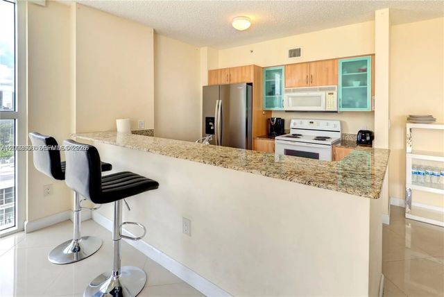 4 of 32 - 17555 Atlantic Boulevard #902, Sunny Isles Beach, FL