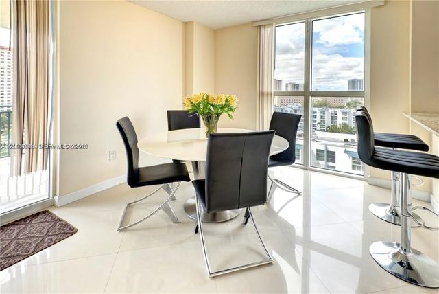 5 of 32 - 17555 Atlantic Boulevard #902, Sunny Isles Beach, FL