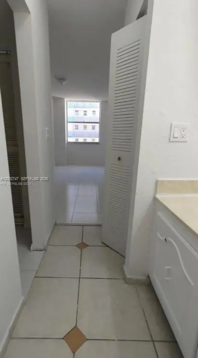 4 of 14 - 2935 Ne 163rd Street #4q, North Miami Beach, FL
