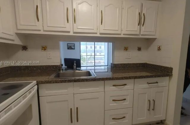 5 of 14 - 2935 Ne 163rd Street #4q, North Miami Beach, FL