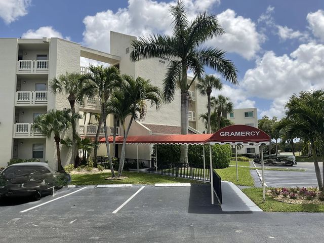 2 of 13 - 6768 N 10th Ave N #209, Lake Worth, FL