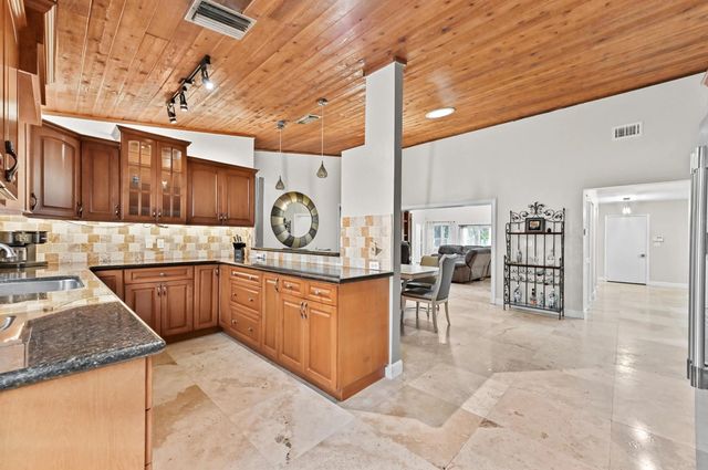 4 of 32 - 263 Nw 48th Avenue, Deerfield Beach, FL