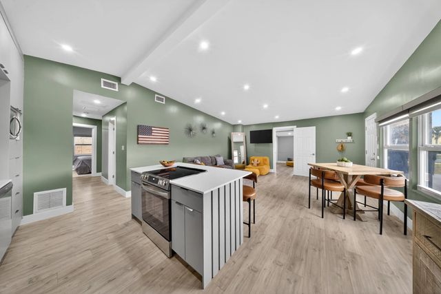 3 of 25 - 801 Se 15th Street, Stuart, FL