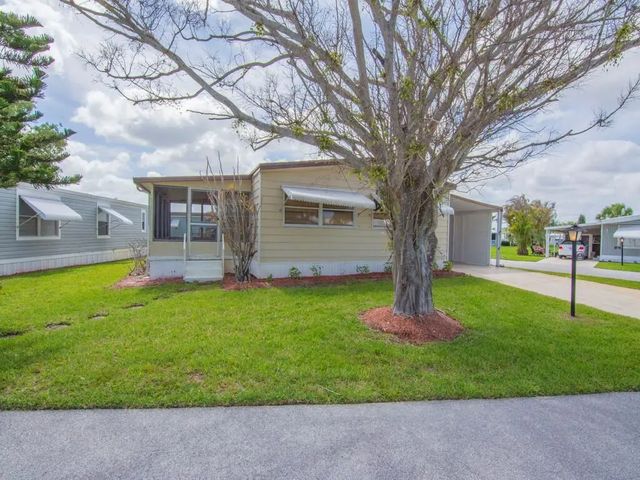 2 of 33 - 225 Ne Forrest Court, Jensen Beach, FL