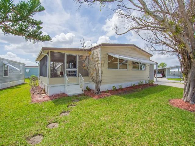 3 of 33 - 225 Ne Forrest Court, Jensen Beach, FL