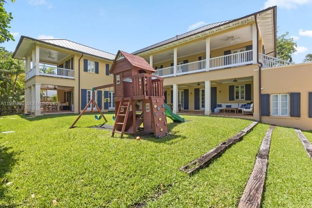 4 of 46 - 685 Harbor Lane, Key Biscayne, FL