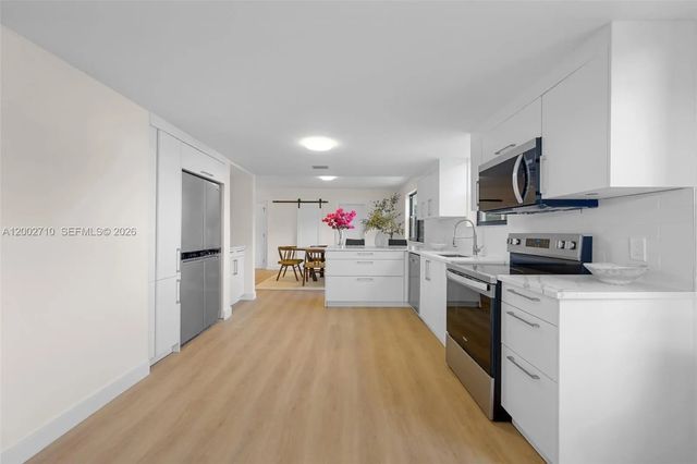 5 of 24 - 7996 Crespi Boulevard, Miami Beach, FL