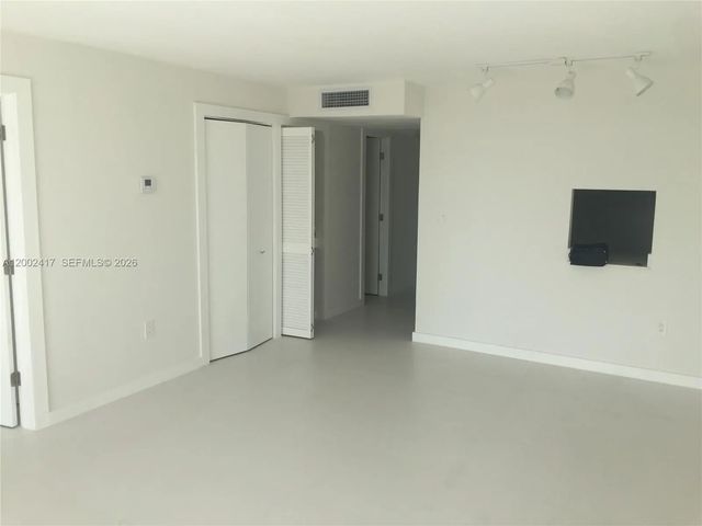 5 of 13 - 6900 Bay Drive #5a, Miami Beach, FL
