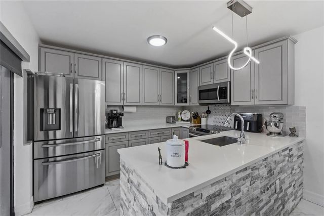 2 of 17 - 1017 10th Way, West Palm Beach, FL