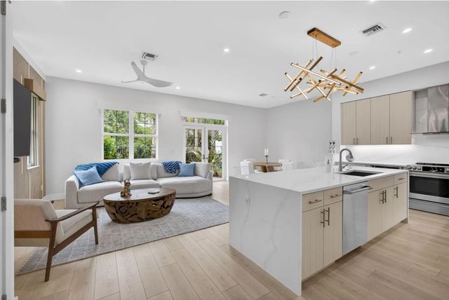 130 Water Pointe  Place #7, Jupiter