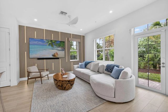 4 of 30 - 130 Water Pointe  Place #7, Jupiter, FL
