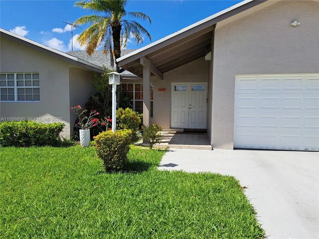 2 of 33 - 14527 Sw 106th Terrace, Miami, FL