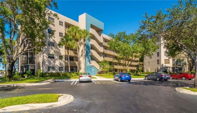 2 of 31 - 1100 Colony Point Circle #105, Pembroke Pines, FL
