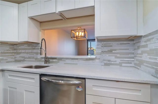 5 of 31 - 1100 Colony Point Circle #105, Pembroke Pines, FL