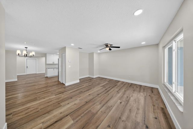 4 of 38 - 1451 Se Grapeland Avenue, Port St. Lucie, FL