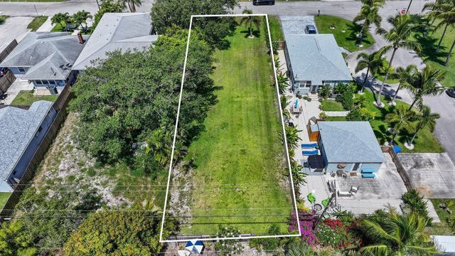 5 of 13 - 614 N 5th Street, Lantana, FL