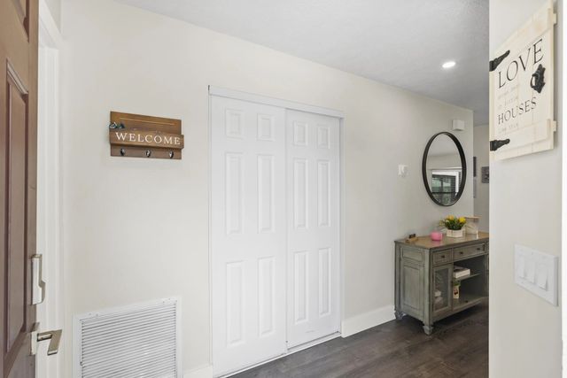 2 of 31 - 1720 Sw Beeker Street, Port St. Lucie, FL