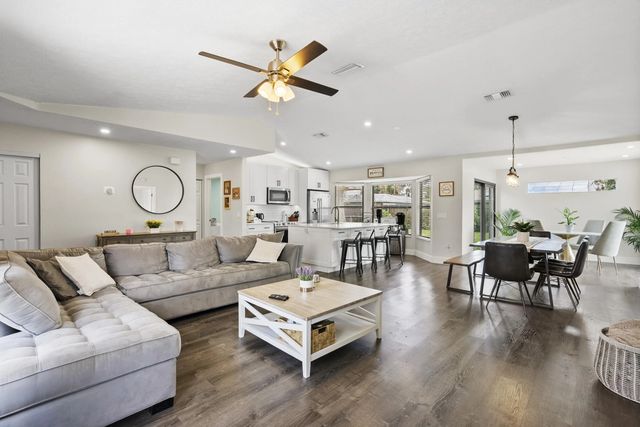 4 of 31 - 1720 Sw Beeker Street, Port St. Lucie, FL