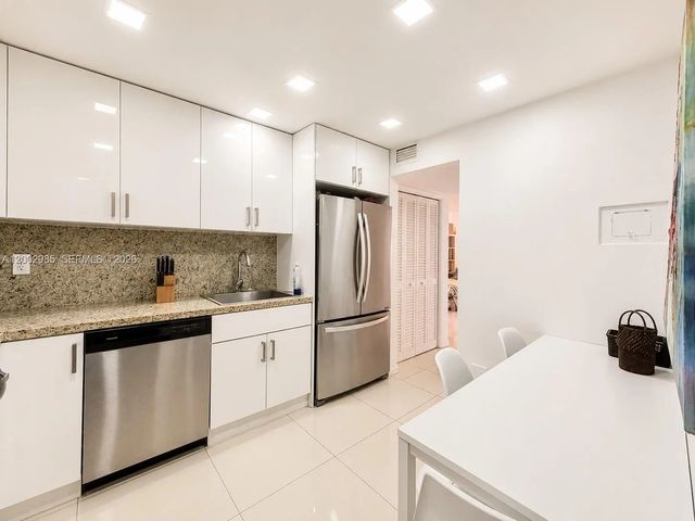 5 of 13 - 9500 W Bay Harbor Drive #2g, Bay Harbor Islands, FL