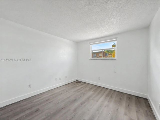 5 of 14 - 606 W 81st Street #120, Hialeah, FL