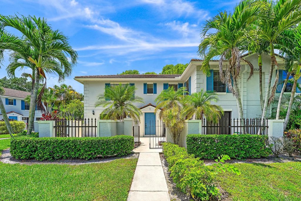 352 Prestwick Circle #1, Palm Beach Gardens