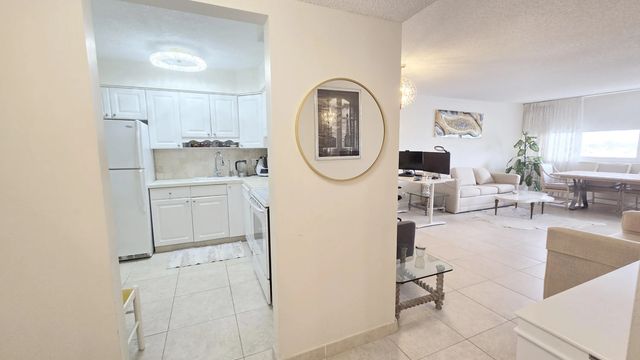 5 of 10 - 1400 S Ocean Drive #505, Hollywood, FL