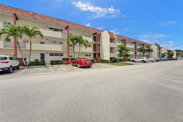 811 S Hollybrook Drive #207, Pembroke Pines