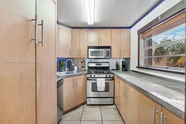 5 of 34 - 13100 Sw 92nd Avenue #a-ph11, Miami, FL