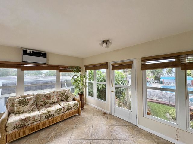 3 of 25 - 30 Plymouth C, West Palm Beach, FL