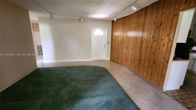 5 of 28 - 6241 Nw 110th Street, Hialeah, FL