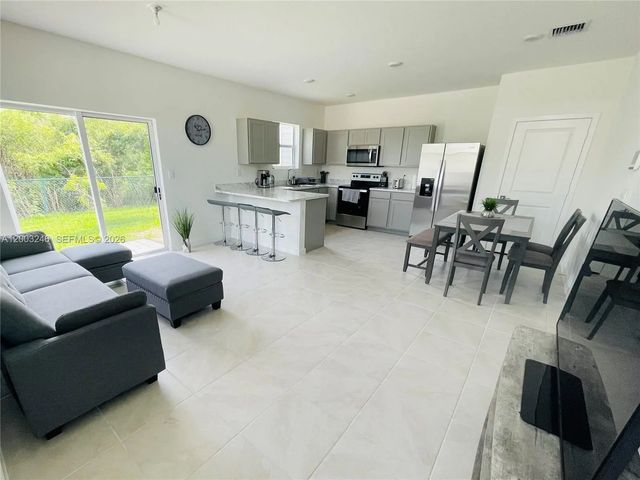 4 of 15 - 916 Se 19th Street #916, Homestead, FL