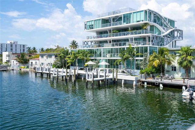 8425 Crespi Boulevard, Miami Beach