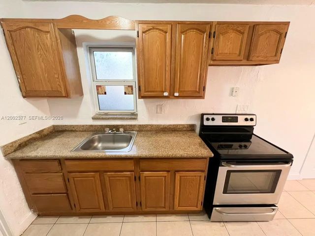 4 of 18 - 3461 Nw 17th Street, Lauderhill, FL