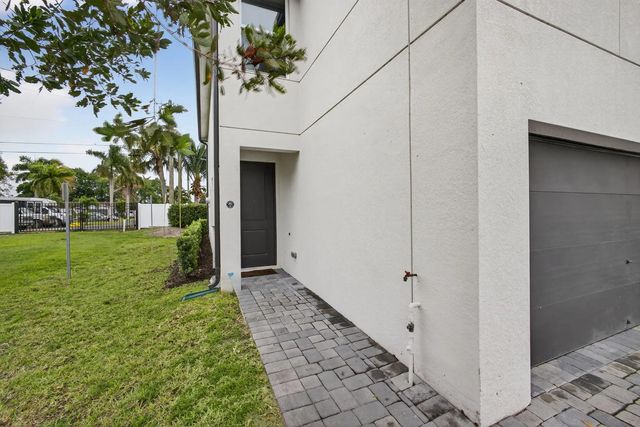 4 of 46 - 1700 Lindley Street, Mangonia Park, FL