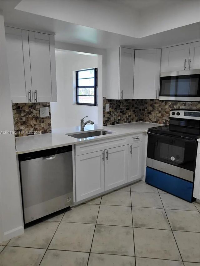 5 of 16 - 1821 Ne 40th Court #302, Pompano Beach, FL