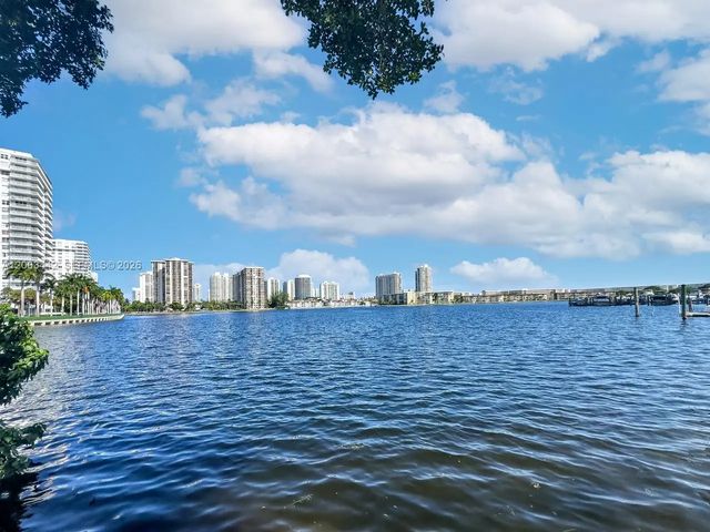 2750 Ne 183rd Street #407, Aventura