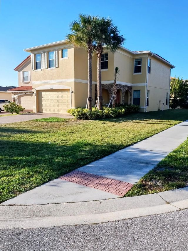 1300 Nw Fiorenza Court, Port St. Lucie
