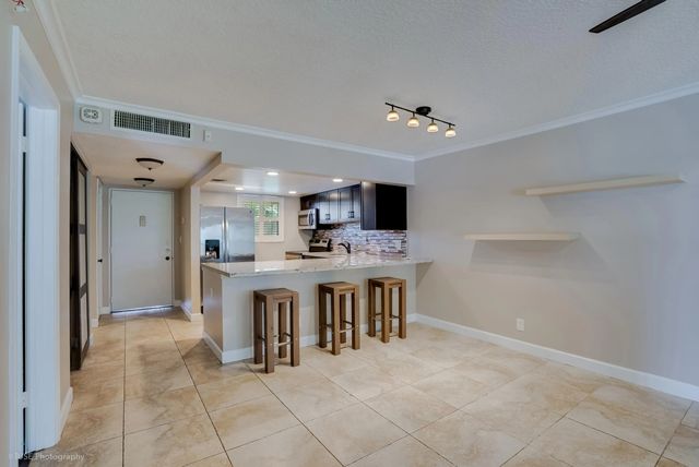 5 of 21 - 2314 S Cypress Bend Drive #unit 313, Pompano Beach, FL