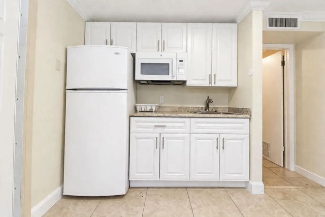 5 of 25 - 840 S State Road 7, Plantation, FL