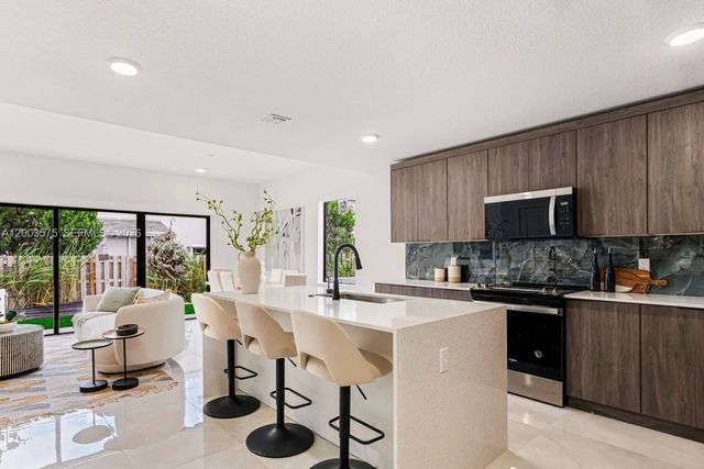 1311 Nw 4 Terrace, Florida City