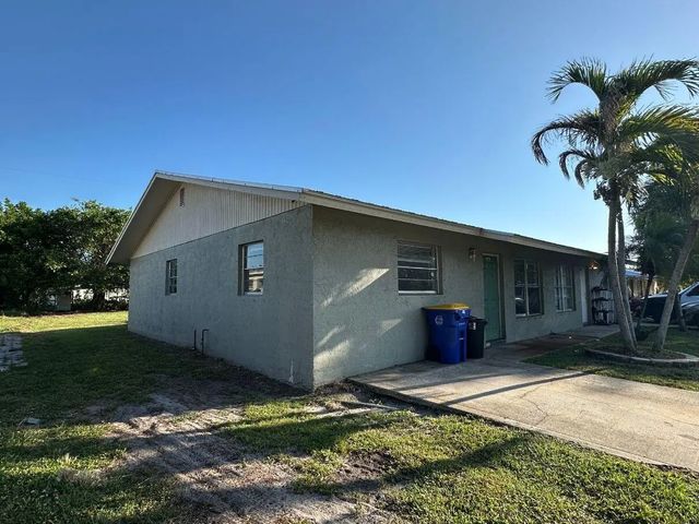 3 of 30 - 3365 Se Garden Street #3365, Stuart, FL