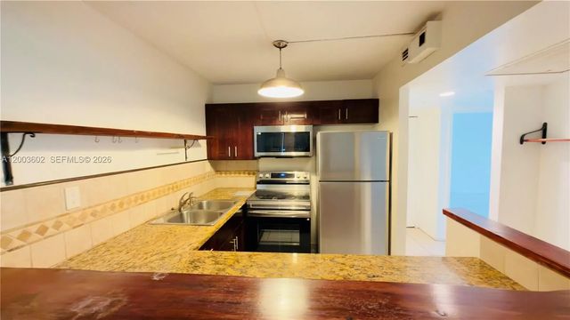 4 of 21 - 5855 Washington Street #90, Hollywood, FL