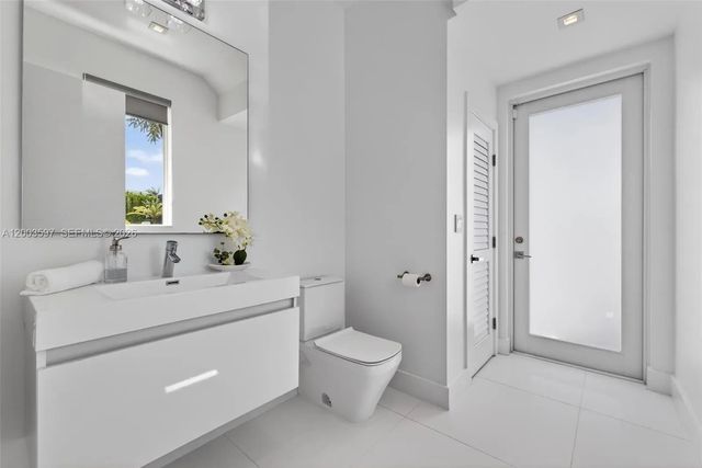 4 of 55 - 10431 Nw 68th Terrace, Doral, FL